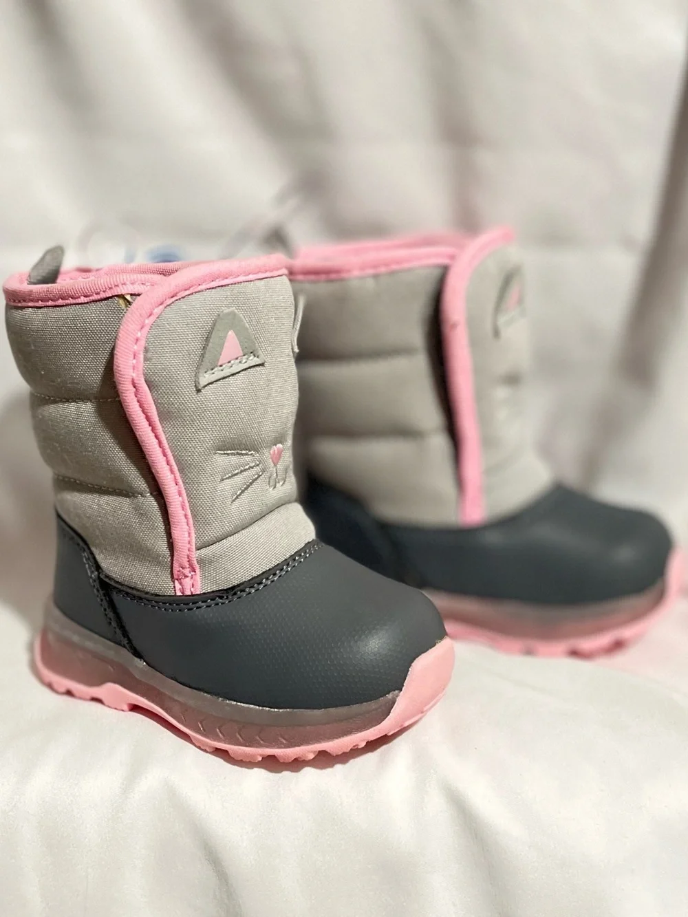 Carter's Boots Grey and Pink Kids Snow Boots, NWT, Light Up Sole, Sz 4Todd